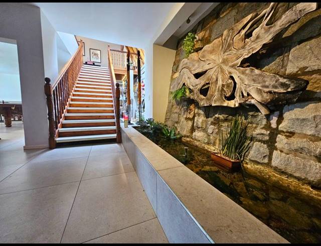 4 BEDROOM HOUSE FOR SALE IN HOUGHTON ESTATE